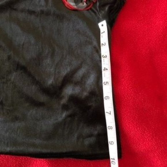 What A Doll! Little Girls Black Velvet Pullover Flower Embellishment Sz XS (4-5) - Picture 9 of 10